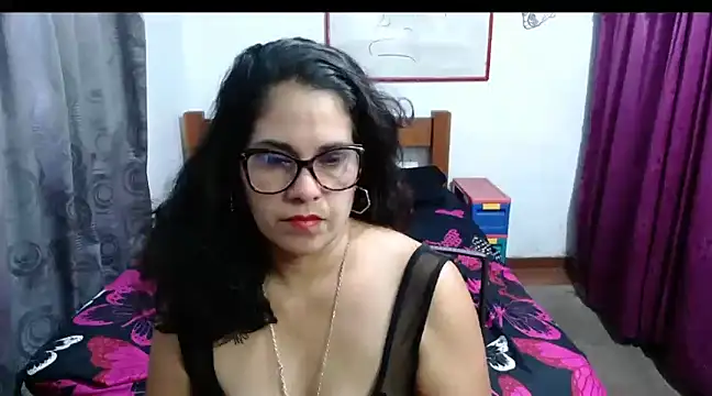 Snapshot of Mistresskloe01 chatting on 12, 12, 2024 Mistresskloe01 online show from 12, 12, 2024