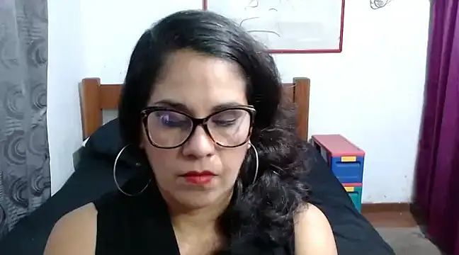 Snapshot of Mistresskloe01 chatting on 13, 12, 2024 Mistresskloe01 online show from 13, 12, 2024