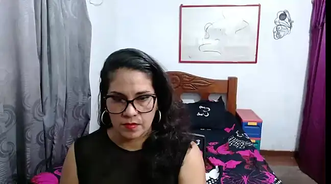 Snapshot of Mistresskloe01 chatting on 27, 12, 2024 Mistresskloe01 online show from 27, 12, 2024