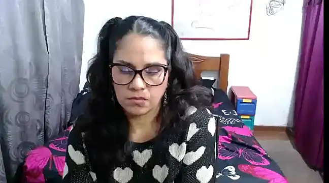 Snapshot of Mistresskloe01 chatting on 10, 1, 2025 Mistresskloe01 online show from 10, 1, 2025
