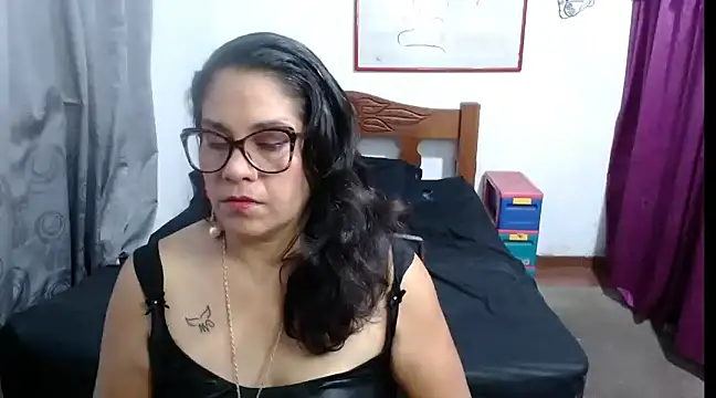 Snapshot of Mistresskloe01 chatting on 7, 2, 2025 Mistresskloe01 online show from 7, 2, 2025