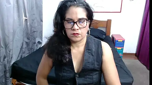 Snapshot of Mistresskloe01 chatting on 17, 2, 2025 Mistresskloe01 online show from 17, 2, 2025
