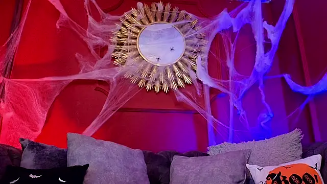 Julieta Russell online show from 17, 10, 2025