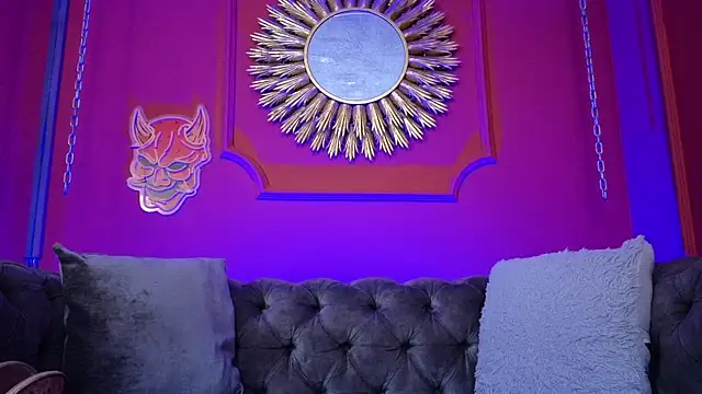 Julieta Russell online show from 8, 4, 2026