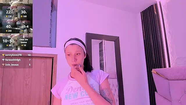 Snapshot of laurem-paulette chatting on 23, 9, 2025 laurem-paulette online show from 23, 9, 2025