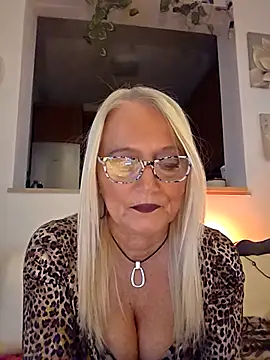 kikkastar online show from 5, 10, 2025