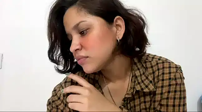 Annie Catt  online show from 3, 1, 2025