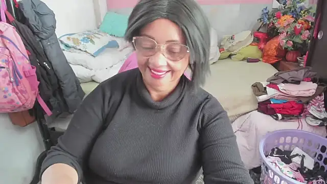 Snapshot of Mrs_mommy_ chatting on 6, 5, 2026 Mrs mommy online show from 6, 5, 2026