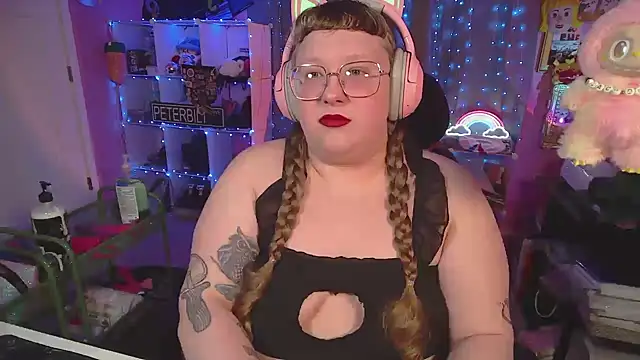 Snapshot of FatVeronica chatting on 15, 3, 2026 FatVeronica online show from 15, 3, 2026