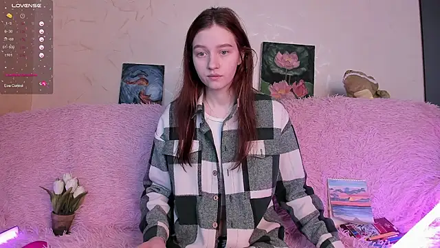 Ksuhesa online show from 1, 3, 2025