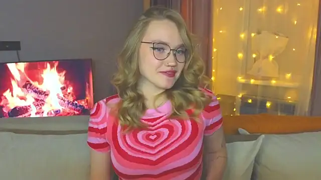 Snapshot of Aurora_Golden1 chatting on 19, 12, 2024 Aurora Golden1 online show from 19, 12, 2024