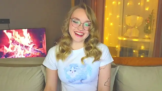 Snapshot of Aurora_Golden1 chatting on 28, 12, 2024 Aurora Golden1 online show from 28, 12, 2024