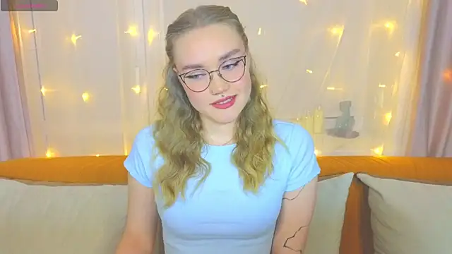 Snapshot of Aurora_Golden1 chatting on 25, 2, 2025 Aurora Golden1 online show from 25, 2, 2025