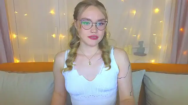Snapshot of Aurora_Golden1 chatting on 16, 3, 2025 Aurora Golden1 online show from 16, 3, 2025