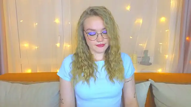Snapshot of Aurora_Golden1 chatting on 21, 3, 2025 Aurora Golden1 online show from 21, 3, 2025