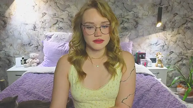 Aurora Golden1 online show from 18, 10, 2025