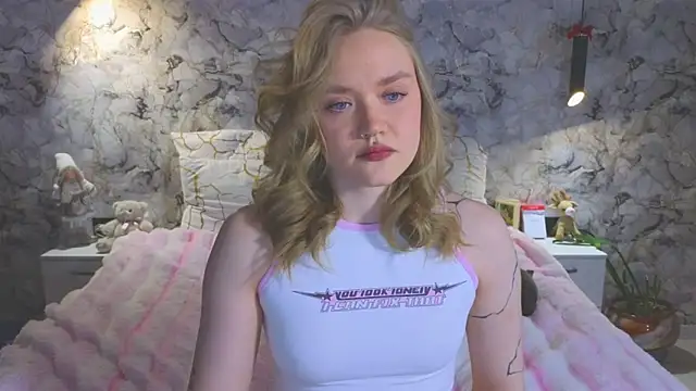 Snapshot of Aurora_Golden1 chatting on 23, 4, 2026 Aurora Golden1 online show from 23, 4, 2026
