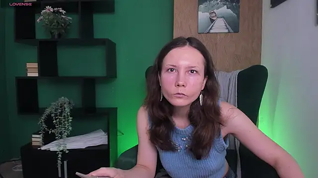 OliviaTurnery online show from 16, 12, 2025