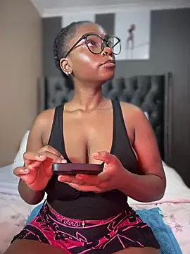 Candy-Heart online show from 5, 2, 2025