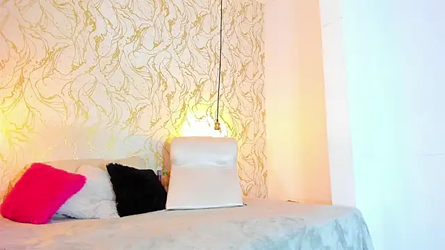 NATALIE PARKERR online show from 6, 2, 2025