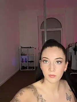 Snapshot of Sugarlina chatting on 15, 2, 2025 Sugarlina online show from 15, 2, 2025