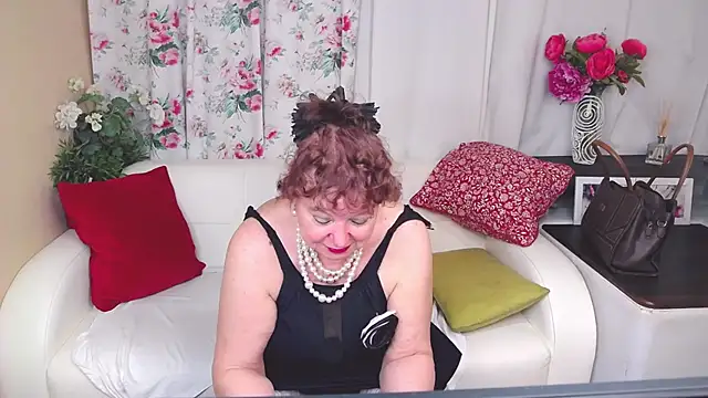 Snapshot of YourHotGranny chatting on 30, 1, 2025 YourHotGranny online show from 30, 1, 2025