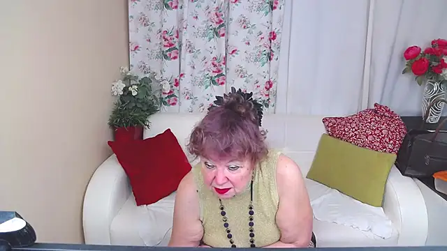 Snapshot of YourHotGranny chatting on 20, 3, 2025 YourHotGranny online show from 20, 3, 2025
