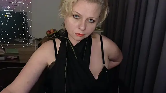 Snapshot of Gray_swann chatting on 3, 2, 2025 Gray swann online show from 3, 2, 2025