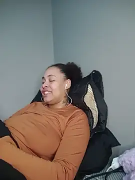 Snapshot of Su_Duarte_1 chatting on 12, 7, 2026 Su Duarte 1 online show from 12, 7, 2026