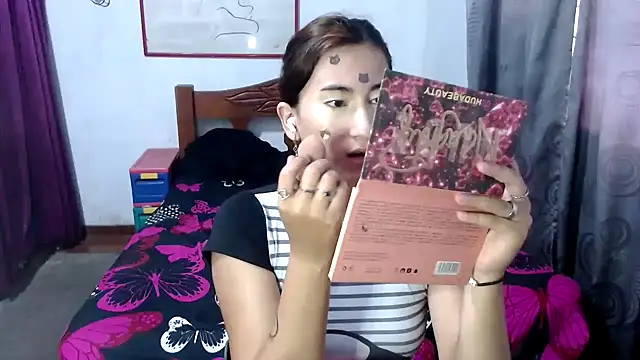 Snapshot of LadyMilk003 chatting on 7, 10, 2025 LadyMilk003 online show from 7, 10, 2025