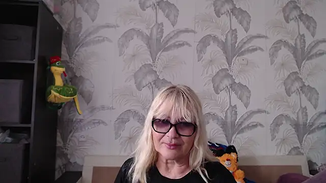 Snapshot of CamDiva113 chatting on 21, 3, 2025 CamDiva113 online show from 21, 3, 2025