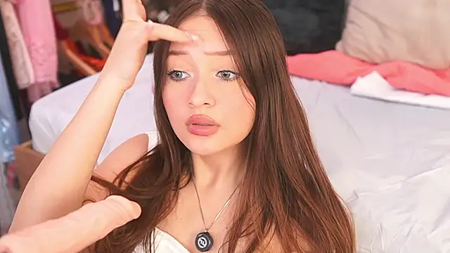 Snapshot of katlyn_martins chatting on 27, 9, 2025 katlyn martins online show from 27, 9, 2025