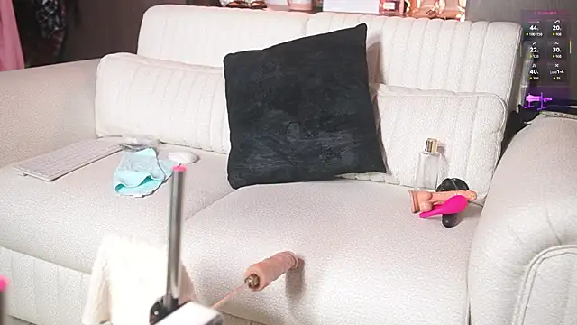 Snapshot of katlyn_martins chatting on 3, 3, 2026 katlyn martins online show from 3, 3, 2026