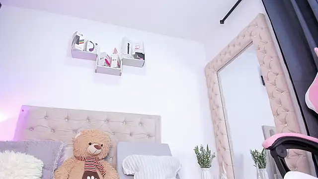 lorennahernandez01 online show from 20, 9, 2025