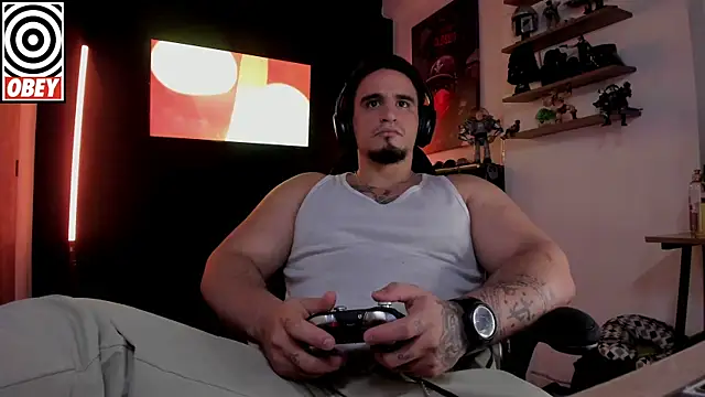 Snapshot of kingbear777 chatting on 5, 11, 2025 kingbear777 online show from 5, 11, 2025