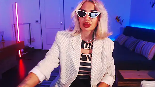 beauty chl0e online show from 8, 12, 2024