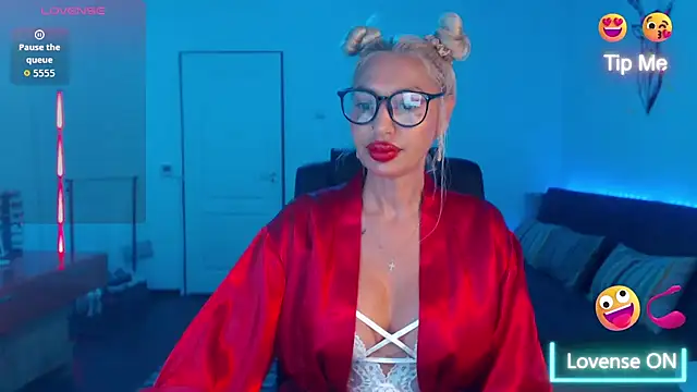 beauty chl0e online show from 10, 9, 2025