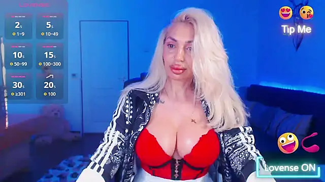 Snapshot of beauty_chl0e chatting on 2, 4, 2026 beauty chl0e online show from 2, 4, 2026