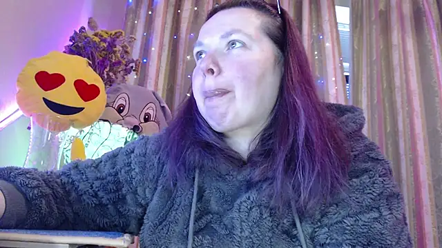 amorelara online show from 14, 4, 2026