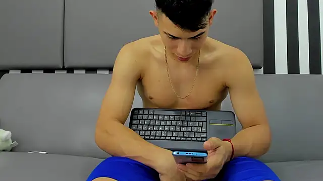 andrew rose  online show from 31, 1, 2025