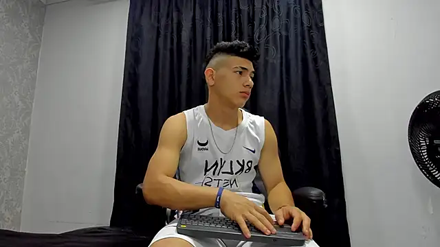 andrew rose  online show from 4, 2, 2025