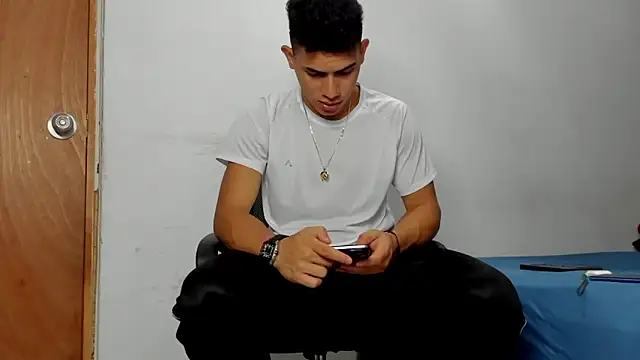 andrew rose  online show from 8, 4, 2026