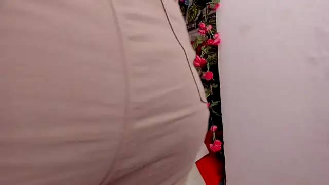 Snapshot of Elianissquirt chatting on 15, 1, 2025 Elianissquirt online show from 15, 1, 2025