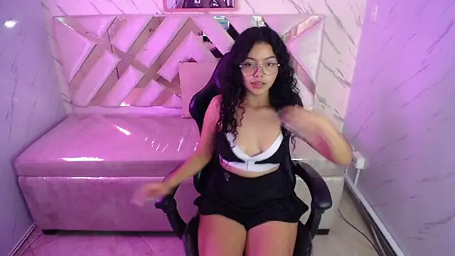 victoria castillo b online show from 15, 3, 2025