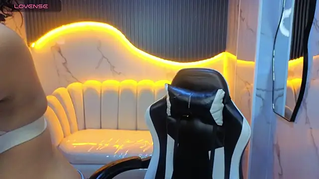 victoria castillo b online show from 21, 2, 2026