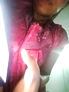 Snapshot of _sonal_sharma chatting on 9, 9, 2025 sonal sharma online show from 9, 9, 2025