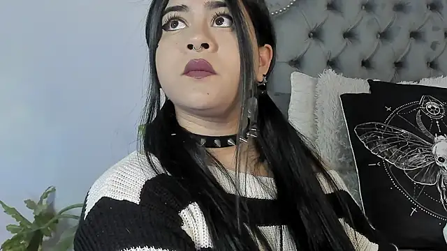 Snapshot of atena_hill chatting on 3, 2, 2026 atena hill online show from 3, 2, 2026