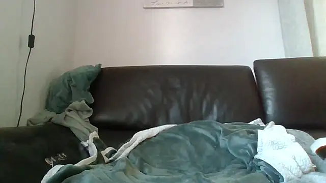 Snapshot of Au_plaisir_des_femmes chatting on 21, 10, 2025 Au plaisir des femmes online show from 21, 10, 2025