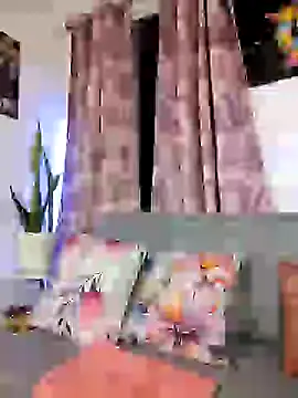 Snapshot of Charlotte_Bayron chatting on 2, 1, 2025 Charlotte Bayron online show from 2, 1, 2025