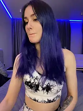 Erotic Synth Goddess online show from 6, 1, 2025